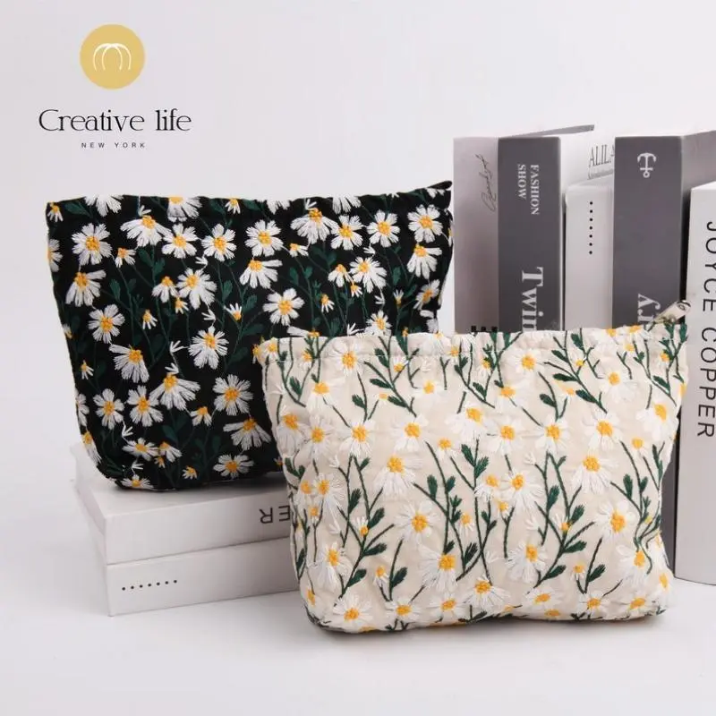 Handmade Embroidered Daisy Flower Cosmetic Bag,Daisy Skincare Storage Tote, Cotton Linen,Toiletries, Birthday/Summer  Gift
