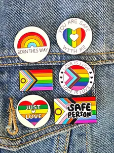 LGBT Rainbow Brooch, Cute Accessories, Rainbow Accessory, Love Pattern Bag Accessories, Pin Clothing Accessories for Women & Men, Birthday Gifts, Friends Gifts