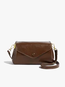 Retro texture single shoulder crossbody bag, Classic flap shoulder, fashionable and casual versatile single shoulder small square bag, simple and trendy single shoulder commuting bag, suitable for daily matching, dating, shopping and other scenes.