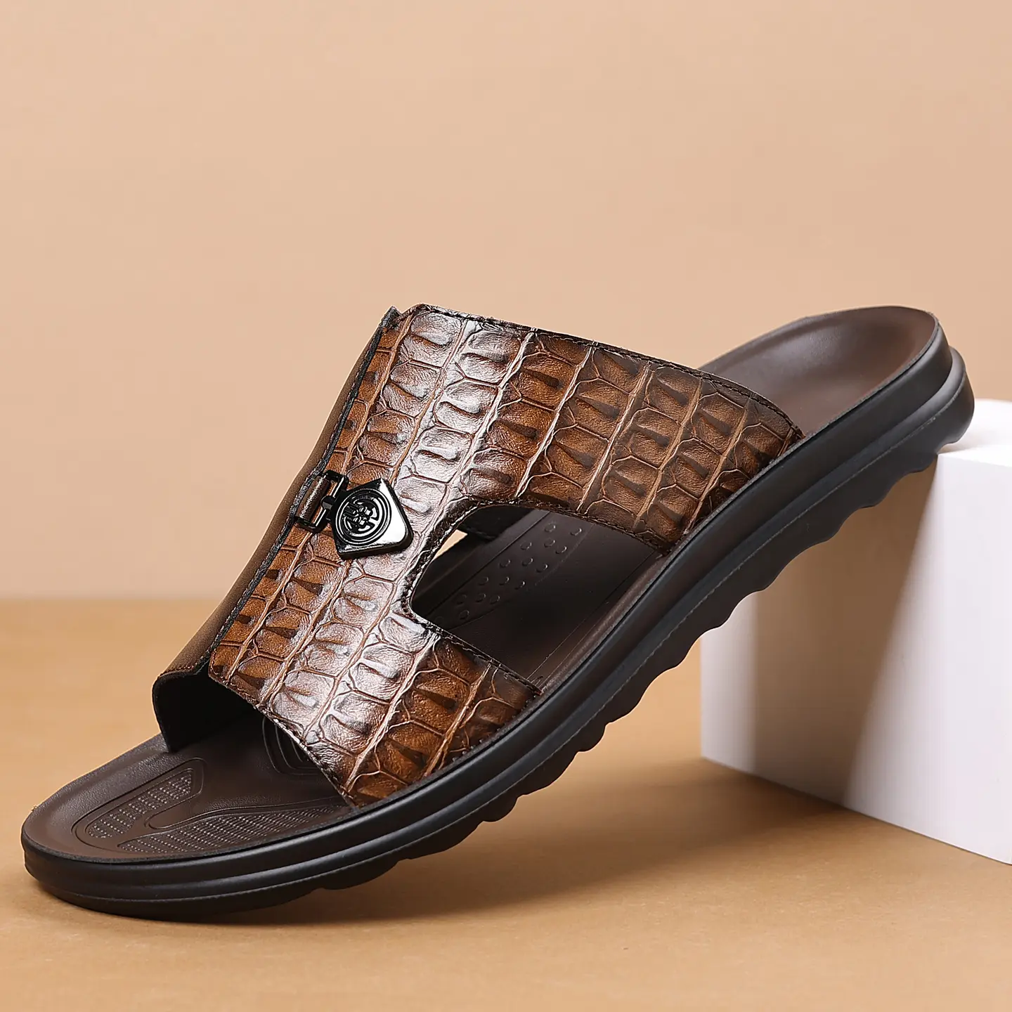 Men's Sandals Comfortable Slide Sandals with Crocodile Embossed Leather Look Lightweight Cushioned Sole, Footwear, Casual Wear, Slip On, Polyurethane (Pu), Rubber, Daily Commute