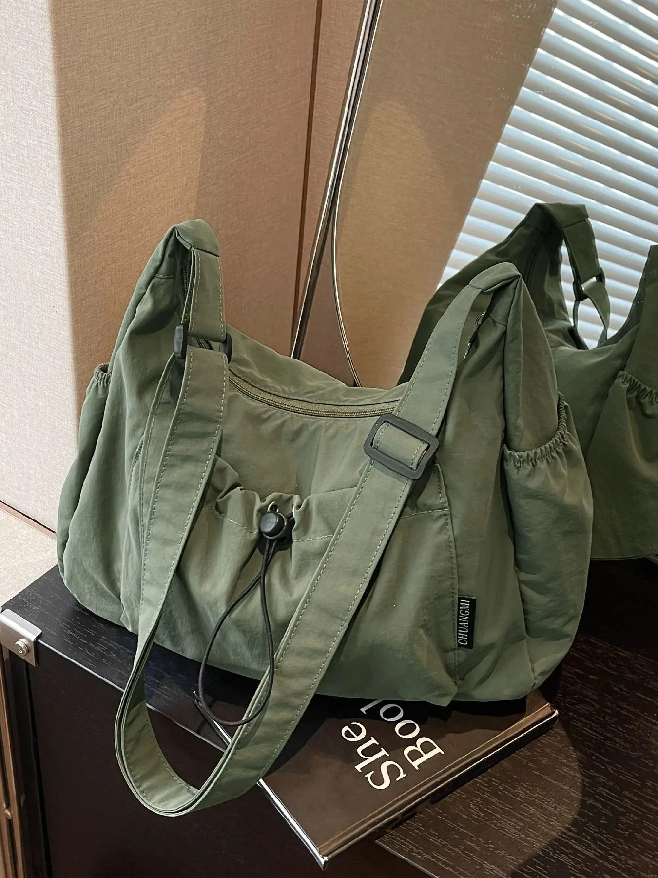 Women's Large Capacity Shoulder Bag with Drawstring Pocket, Fashion Casual Crossbody Bag, Trendy Versatile Bag, Ideal for Daily Use, Shopping, Commuting, Classes, Adjustable Shoulder Bag, Crossbody Shoulder Handbag