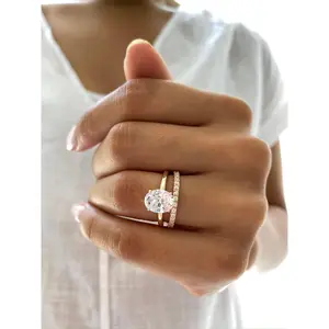 2 Carats Rose Gold Oval Wedding Ring Set