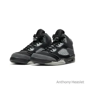 Retro-style Anthracite black and gray color scheme casual sports versatile durable and comfortable basketball shoes