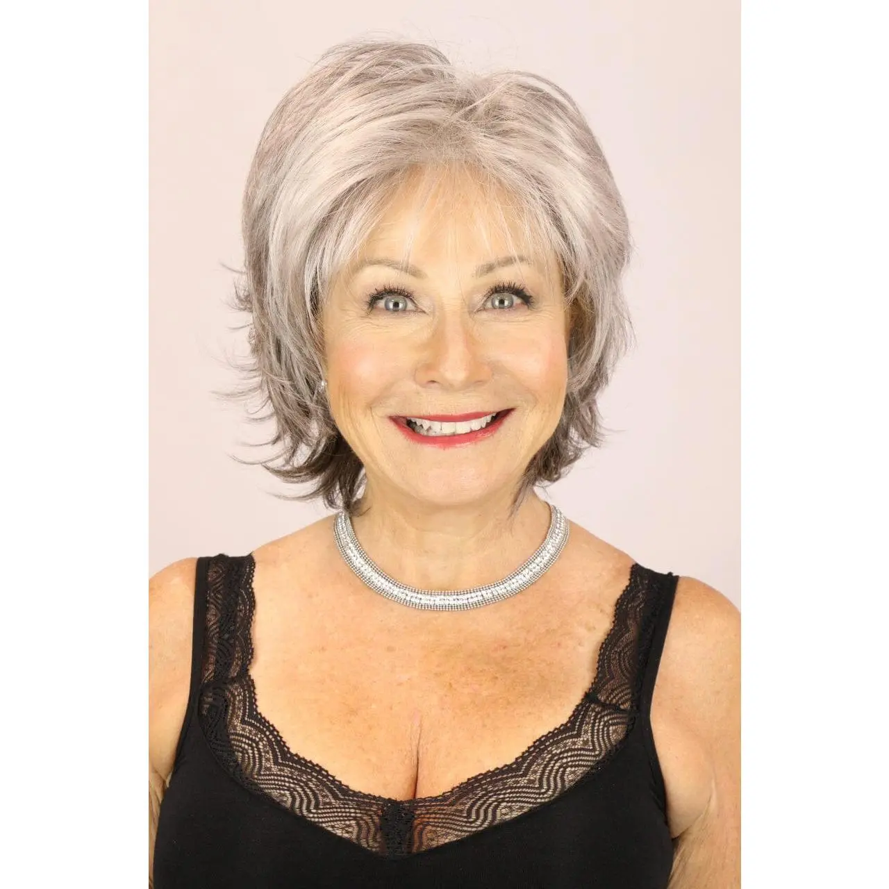 Freedom Petite (medium wig)