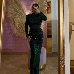 Green dress Elegance