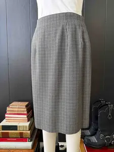 Pre-loved Chause Check Skirt - Size M