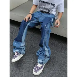 Men’s colorblock straight-leg jeans with patch pockets, regular fit—casual, comfortable denim pants for everyday wear; fashionable men’s bottoms for all seasons