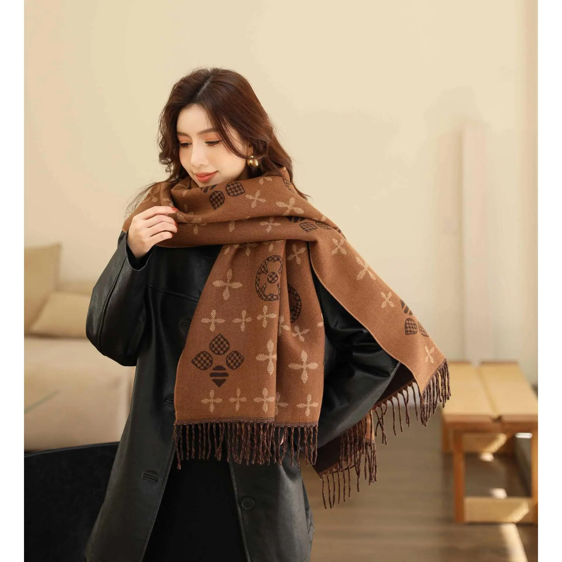 Four leaf clover coffee color