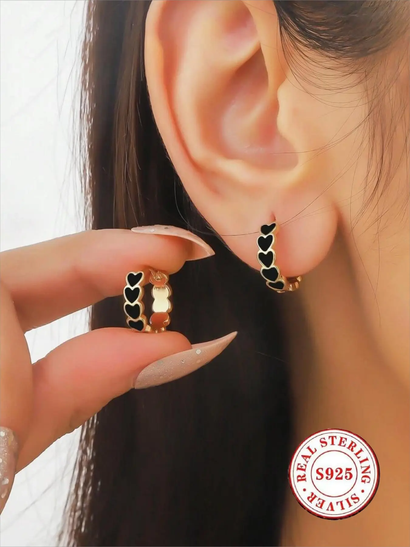 S925 Sterling Silver Enamel Heart Hoop Earrings, 14K Gold-Plated Hypoallergenic Mini Heart Huggie Hoops, Niche Sweet Black/Pink Heart Ear Cuffs, Stylish Exquisite Cartilage Jewelry for Women & Teen Girls, Heart Shaped Earrings, Heart Design Earrings