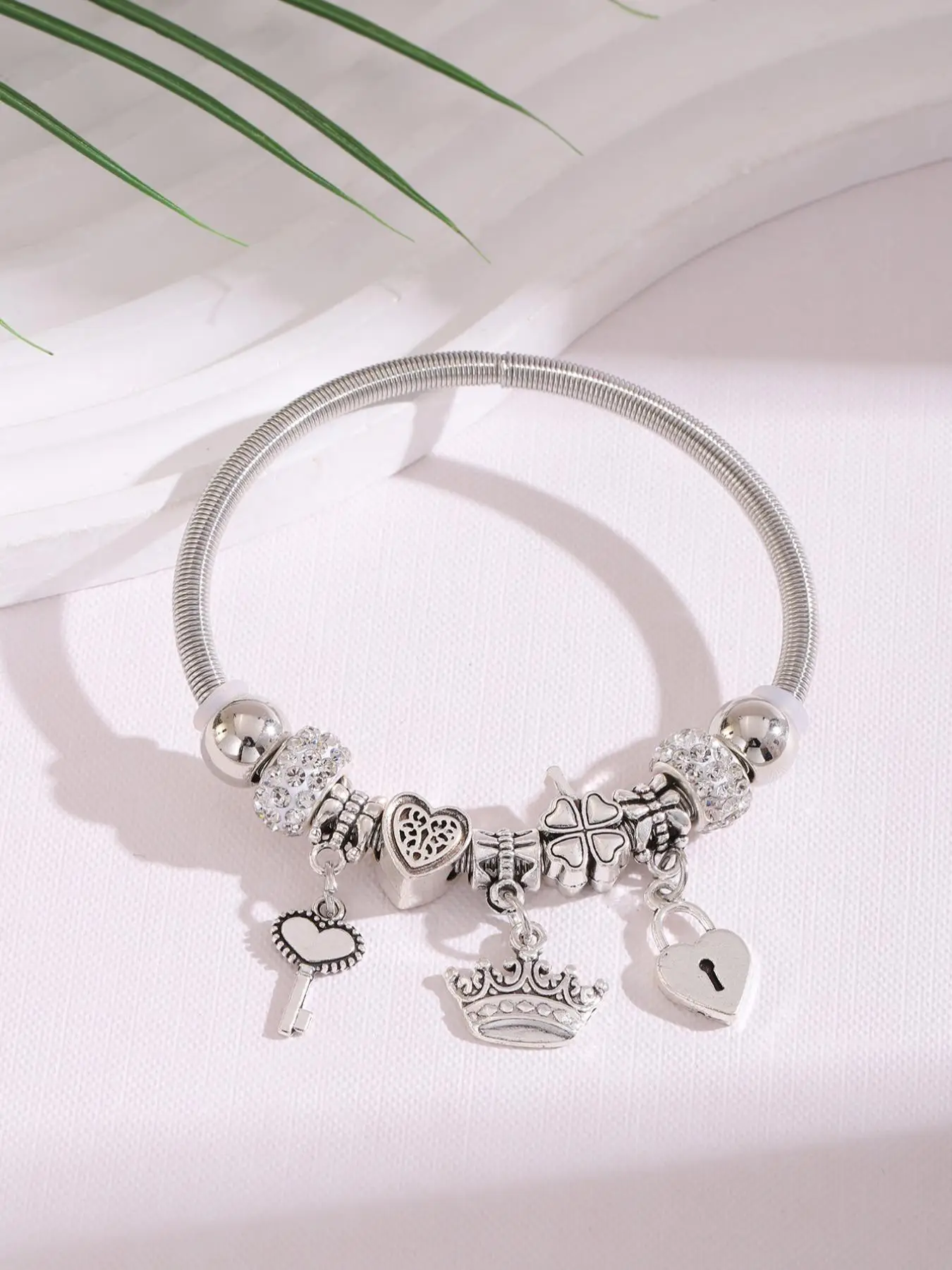Women's Bead Pendant Decorated Bracelet with Heart & Leaf & Lock Design, Birthday Holiday Gifts
