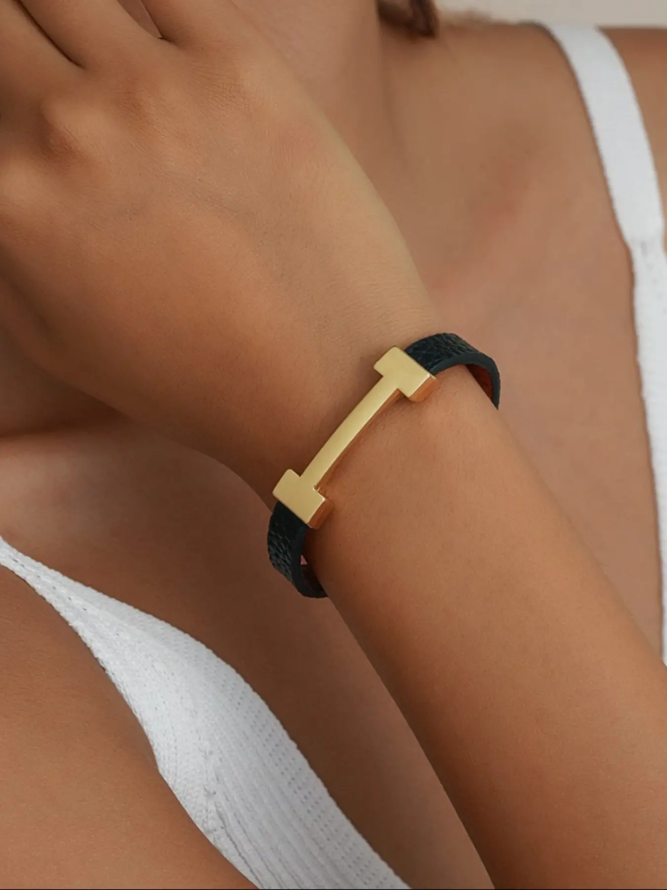 Elegant Letter Leather Bracelet/wristband, Soft Comfortable Design, Chain Print Pattern, Perfect for Daily Commute, Parties, Dates, Gift for Girlfriend, Elegant Bangle, Chic Wristband, Bracelet Jewelry