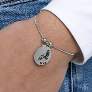 May Bracelet - Silver Color with Leaf Design, Adjustable Fit, Ideal for Everyday Wear