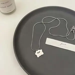 [Cute necklace] Little monster smiley face necklace niche personality versatile fashion exquisite necklace