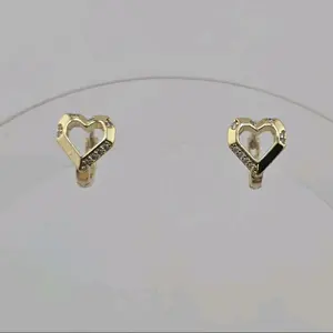 Mini Arracadas de Corazón en Oro Laminado 14K