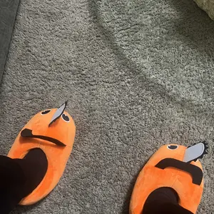 US Unisex Free Size 4–9 Winter Pochita Chainsaw Man Devil Plush Slippers Cute and Cozy Home Slippers for Men and Women One Size Fits All Round Toe Summer