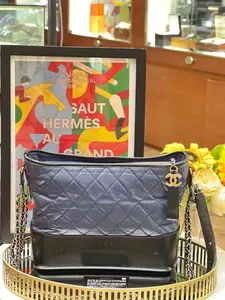 Pre-owned Chanel Leather Messenger Bags Preloved Gabrielle Bag 28x22cm 11066