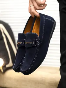 Dark-toned soft-soled retro minimalist light luxury slip-on loafers with metal buckle design, suede upper comfortable bean shoes, fine stitching lines, suitable for dates, going out and workplace commuting, wearable all year round