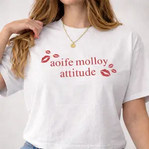 Aoife Molloy Attitude Graphic Tee – Bold Feminine Lip Print Shirt, Soft Aesthetic