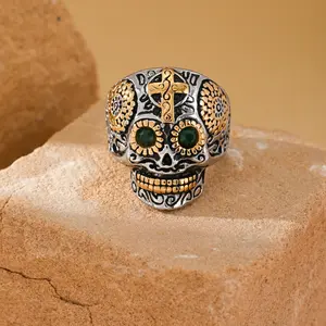 Light Luxury Punk Style Green Synthetic Zircon Pattern Cross Pattern Skull Stainless Steel Men's Ring for Daily Gatherings, Halloween, Gift Jewelry for Men Gothic Silver Gold Skeleton Ring
