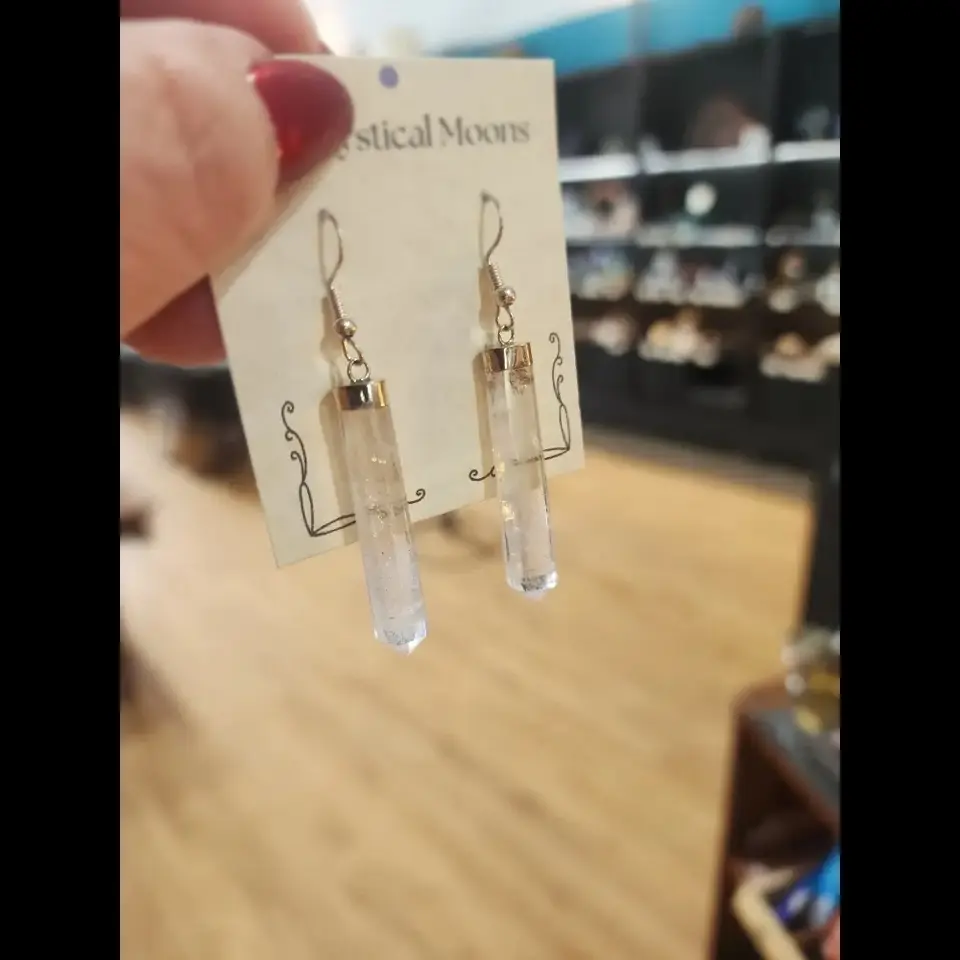 ✨ Incredible Clear Quartz Dangle Earrings with Rainbows Silver Cap 💎