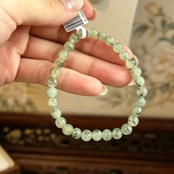 Simi(14517)gc.Green Prehnite Bracelet, full of fresh green hues that capture the essence of spring.