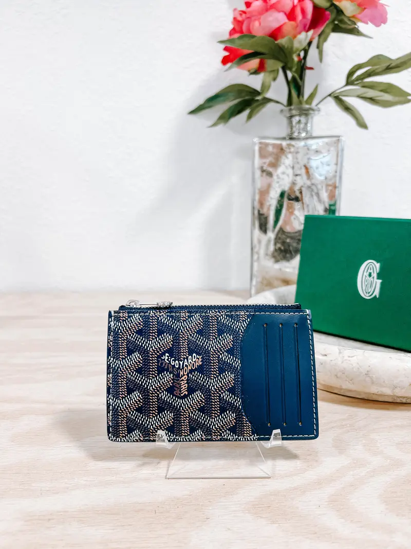 Pre-owned Goyard Coated Canvas and Leather Small Leather Goods BNIB Navy Blue Zipper Top Card Holder with Versatile Design for Card Organization