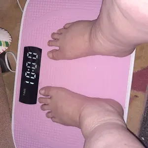 Product Review of Merach Vibration Plate Exercise Machine with Lymphatic Drainage Feature Compact Design for Full Body Workout Max User Weight 400LBS Home Gym Equipment from R**e H**n