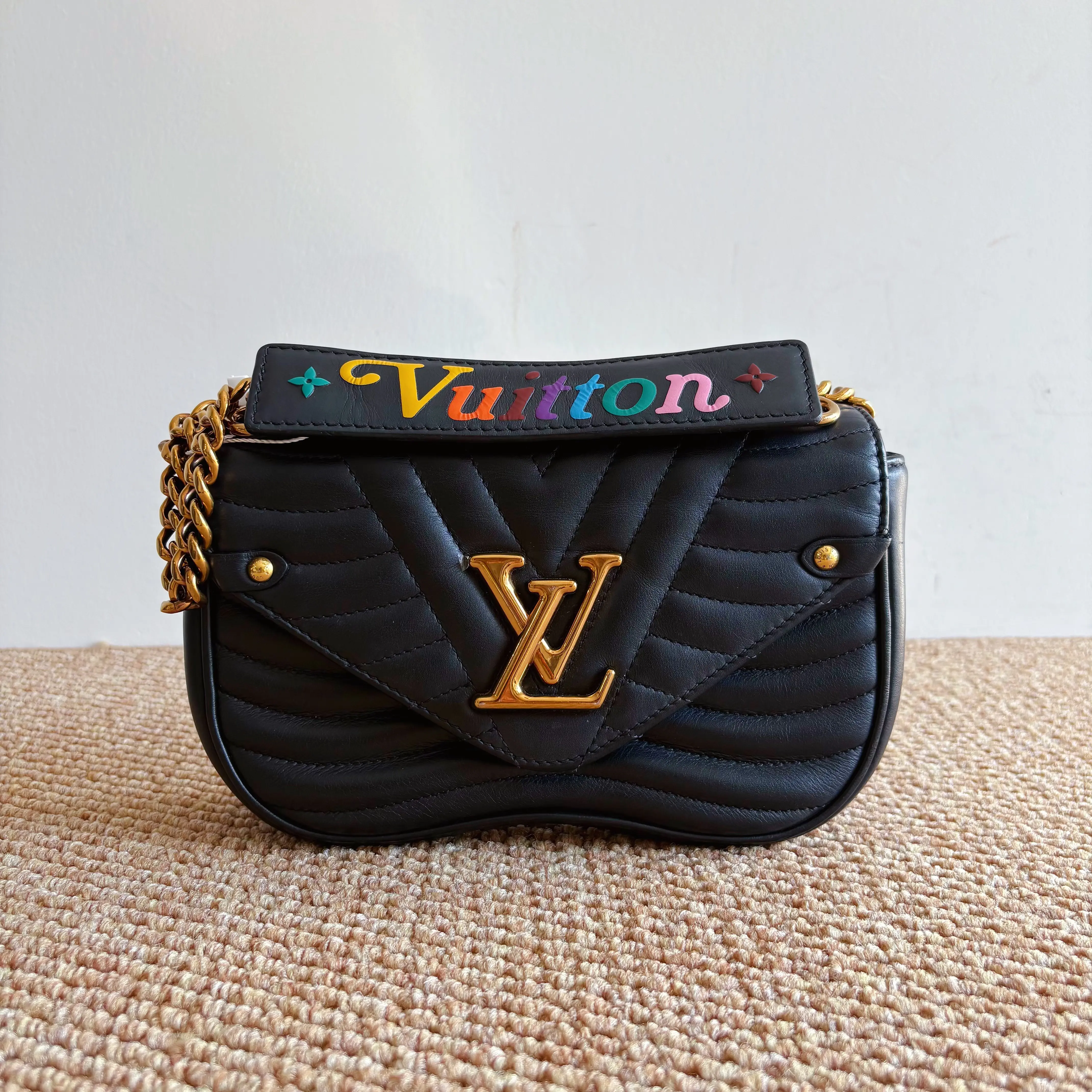 Pre-owned Louis Vuitton New Wave Black Quilted Leather Gold Chain Handbag Shoulder Purse, Casual Crossbody, Fashionable Versatile Purse, Urbane Leather Carryall