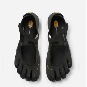 New five-toe yoga shoes with soft soles, non-slip, for dance training, indoor fitness, Pilates, women's balance, breathable split-toe shoes