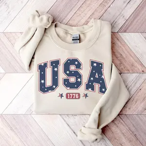 Vintage USA 1776 Sweatshirt – Patriotic 4th of July Crewneck for Women, American Flag Sweater, Retro America Pullover