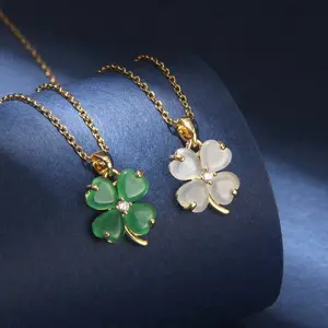 Lucky Four-Leaf Clover Pendant Necklace Green Design Golden-Tone Leaf Four-Leaf Charm Stainless Steel Jewelry for Women St Patrick's Day