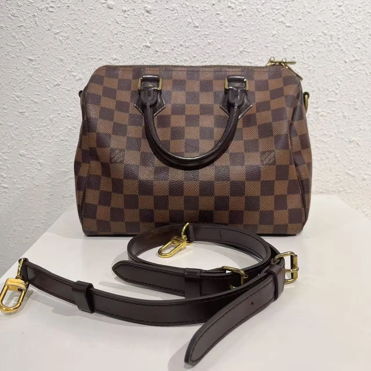 Pre-owned Louis Vuitton Speedy 25 Damier Ebene Crossbody Bag Elegant, Everyday Fashion Accessory (Pre Loved Luggage & Bags Category), Elegant Bags, Everyday Handbag