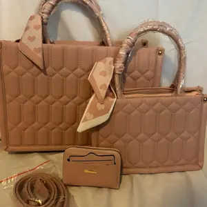 Bag Set - Quilted Design with Heart Pattern, Includes Wallet and Belt, Perfect for Everyday Use