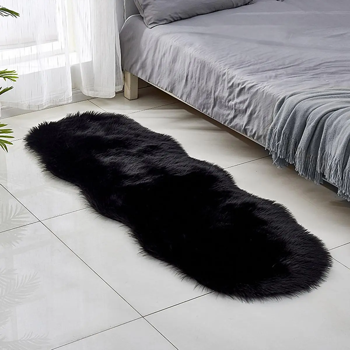 Solid Color Faux Fur Rug, 1 Count Irregular Non-slip Soft Carpet, Winter Warm Floor Mat for Home Living Room Bedroom Decor