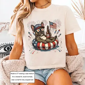 Comfort Colors Boxy Tee Patriotic French Bulldog Graphic Tee Cropped Shirt Womens USA Flag Dog T-Shirt 4th of July Shirt Dog Lover Gift Vintage Cute Tee