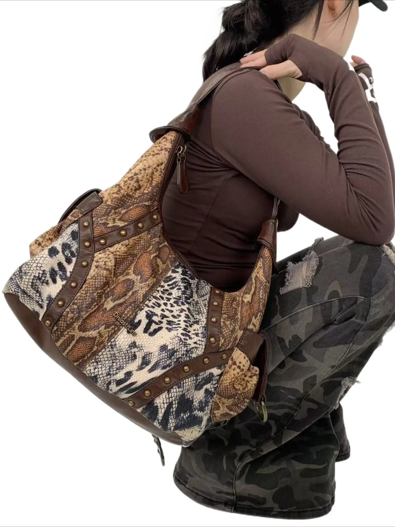 Ladies' retro vegan motorcycle tote bag washed with spicy girl wasteland style multi pocket soft shoulder bag fashionable large capacity bag street Y2K handbag, leopard print splicing design,