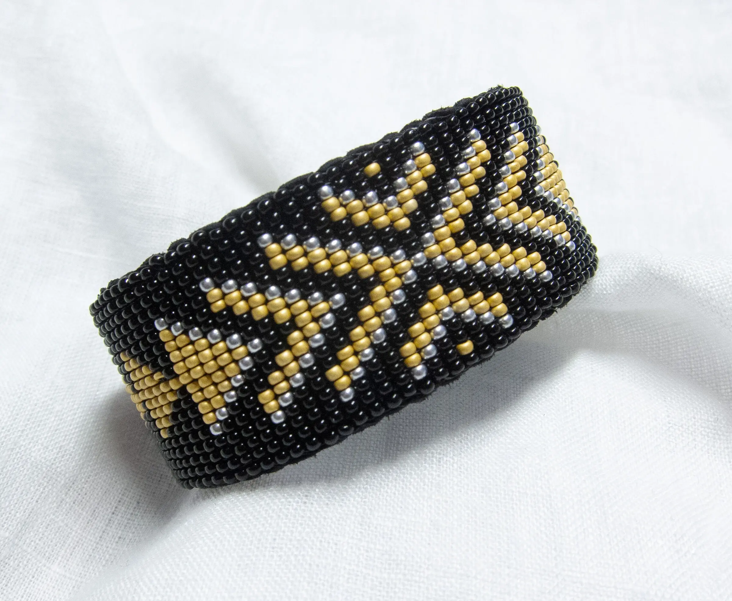 Handmade Beaded Cuff Bracelet - Black, Silver & Matte Gold Arrows