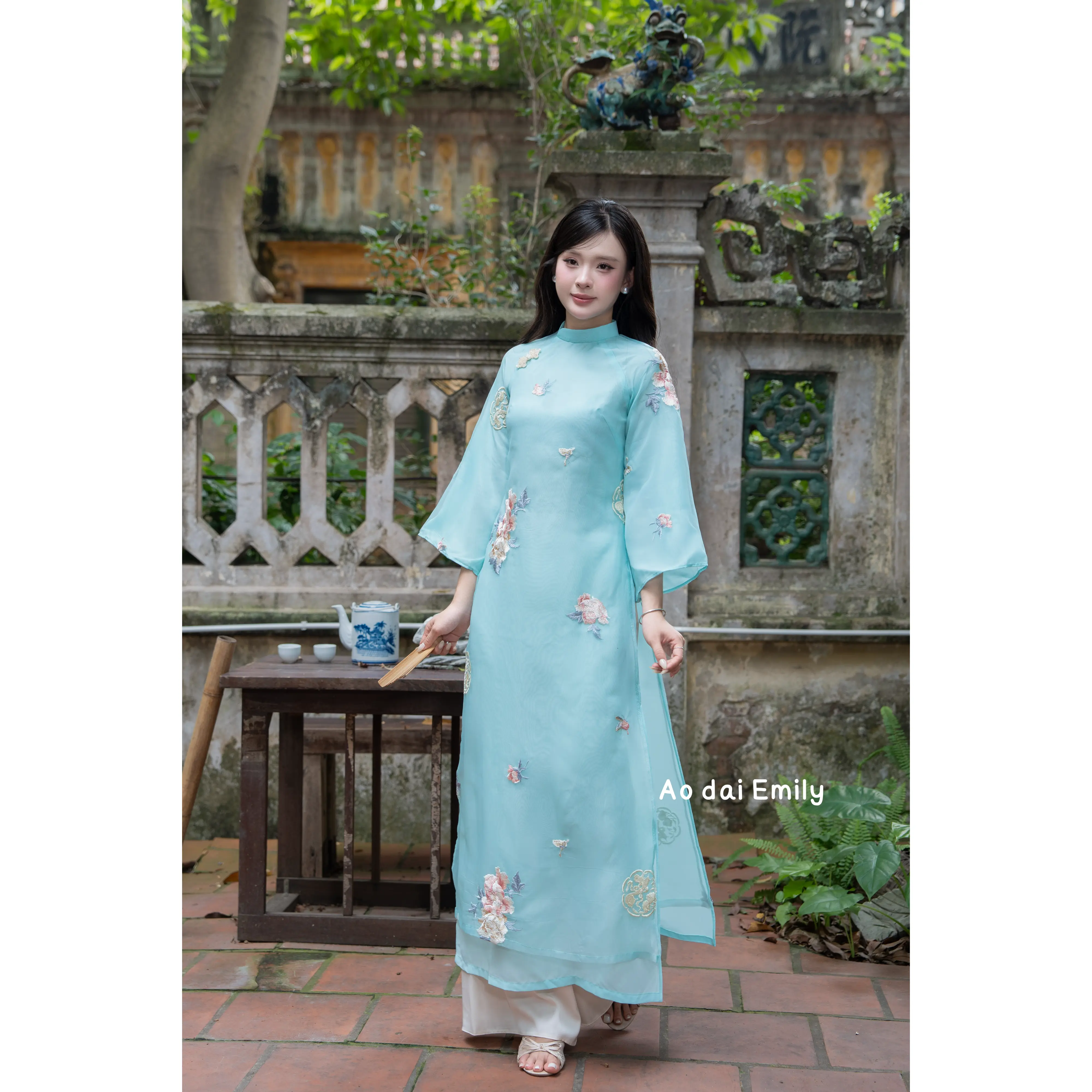 Embroidery flowers Modern ao dai| Oleander