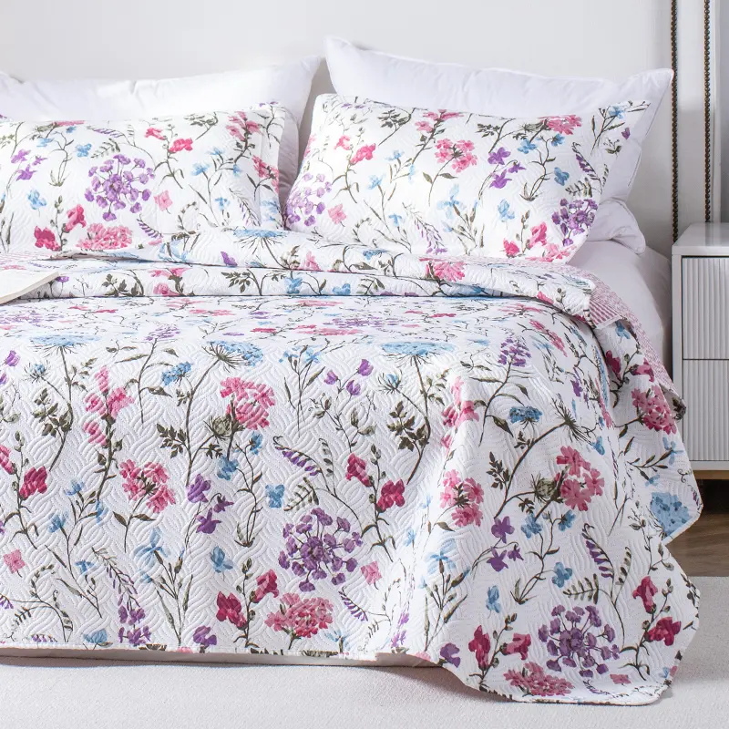 White Floral Quilt Set - Queen and King Size - Machine Washable - OEKO-TEX Certified - Hypoallergenic
