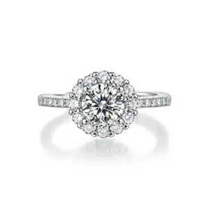Moissanite Encrusted Diamond Ring, A Closed Design That Captures The Heart Of A Woman, A Light Luxury And Versatile Ring For Weddings And Proposals