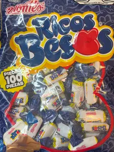 Montes Ricos Besos - 100 Pieces of Delicious Chiglosos Candies - Perfect for Sweet Treats and Snacks