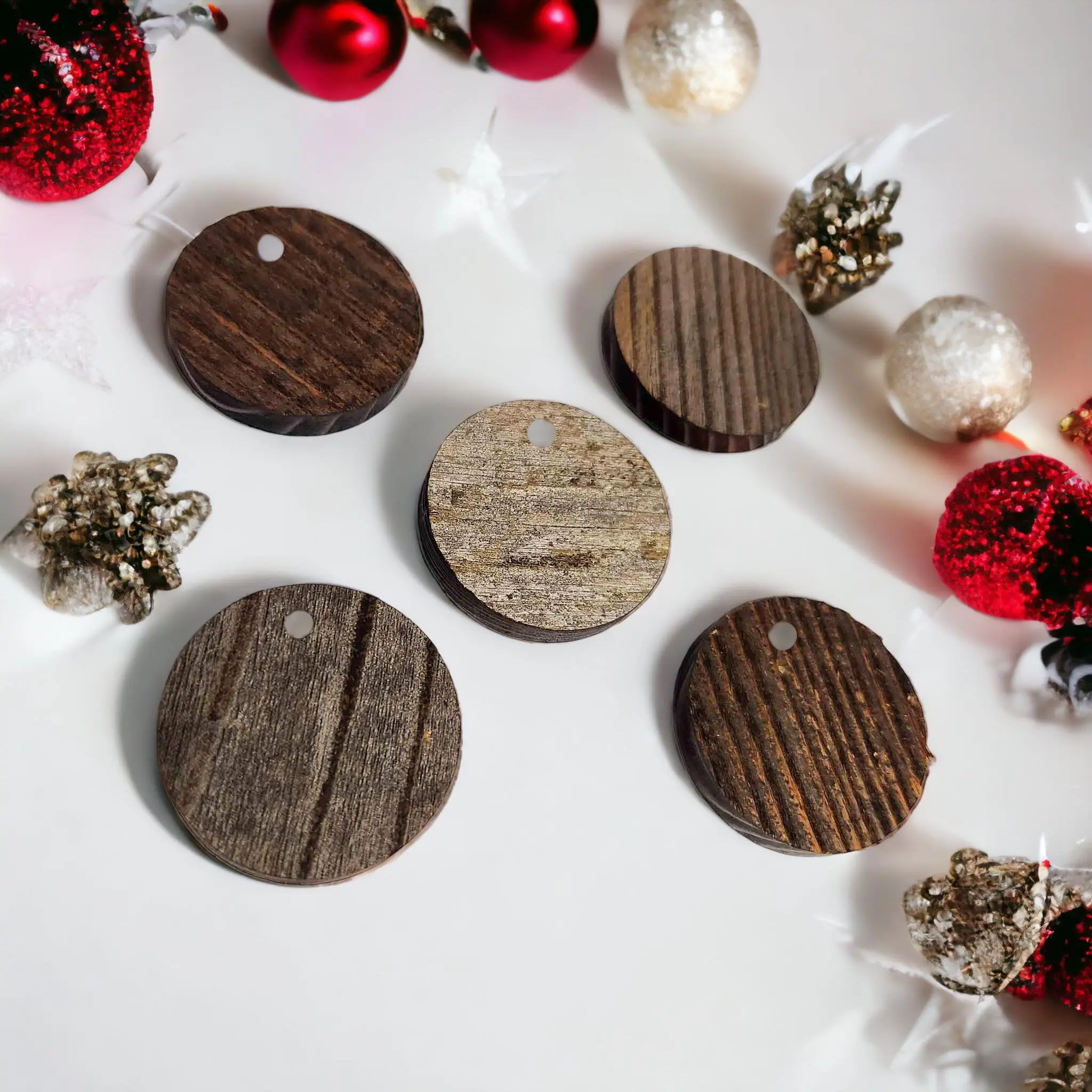 Rockin' Wood Reclaimed Barn Wood Circles - 1.4" Diameter (40 Pieces) for Mini Ornaments and Keychains, Made in The USA