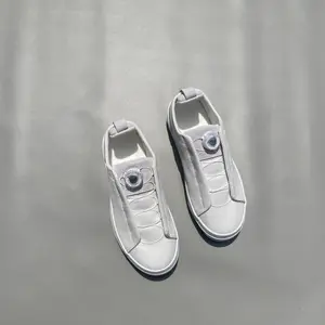 Large-size pure white BOA knob slip-on canvas shoes, lace-free one-step slip-on casual board shoes, vintage style mid-aged and elderly shoes, white sneakers
