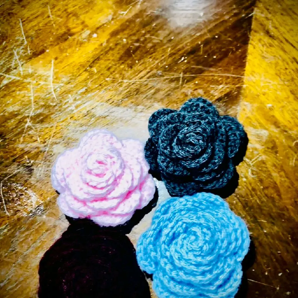 Crochet Roses Handmade Decor, Small Knitted Flower Ornament for Home Tabletop Display