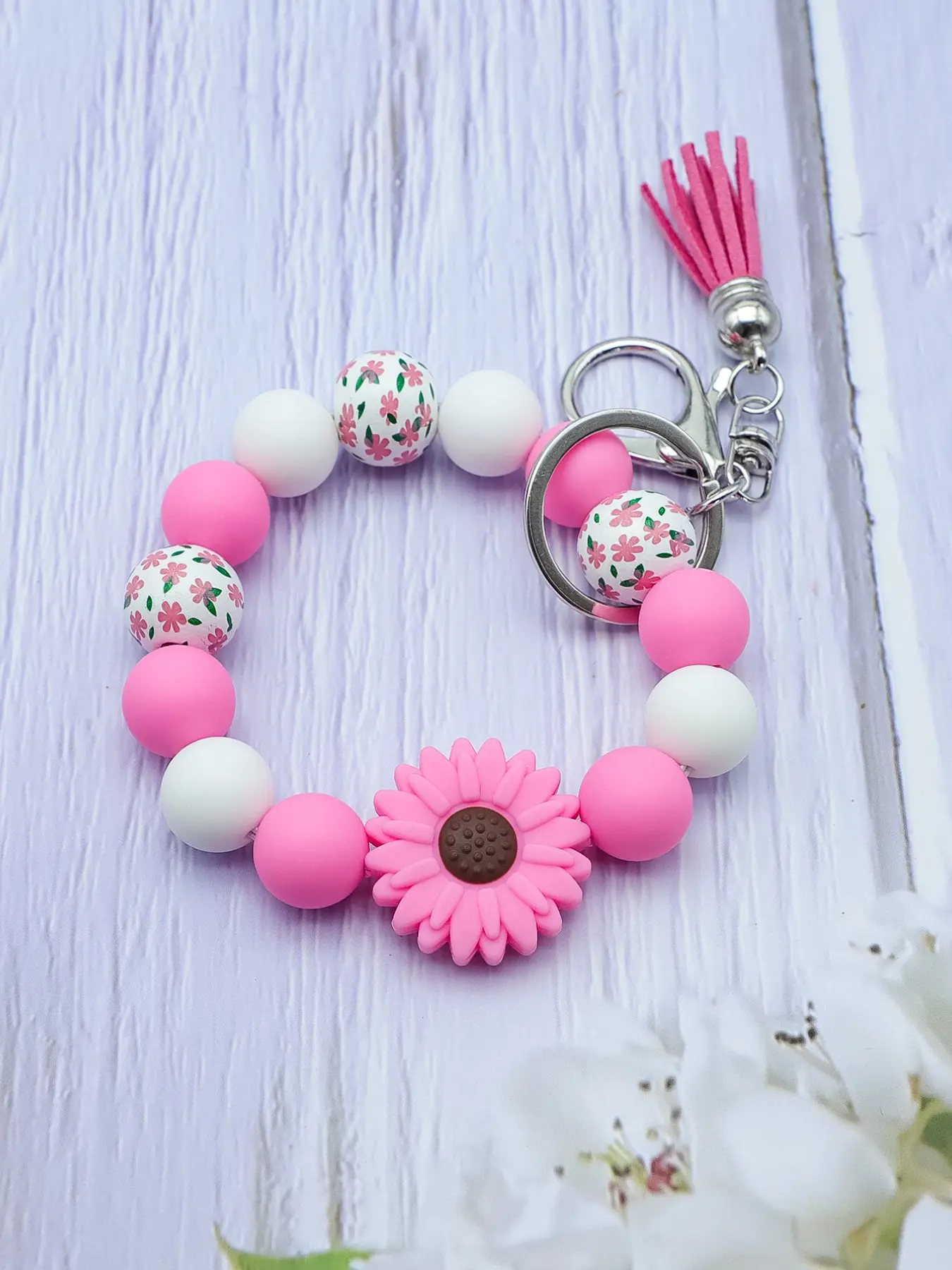 Boho Silicone Beaded Keychain Keyrings with Flower Accessory, Car Key Fob Charm, Bag Pendant, Best Gift for Friends, Daily Wear, Aesthetic Keychain