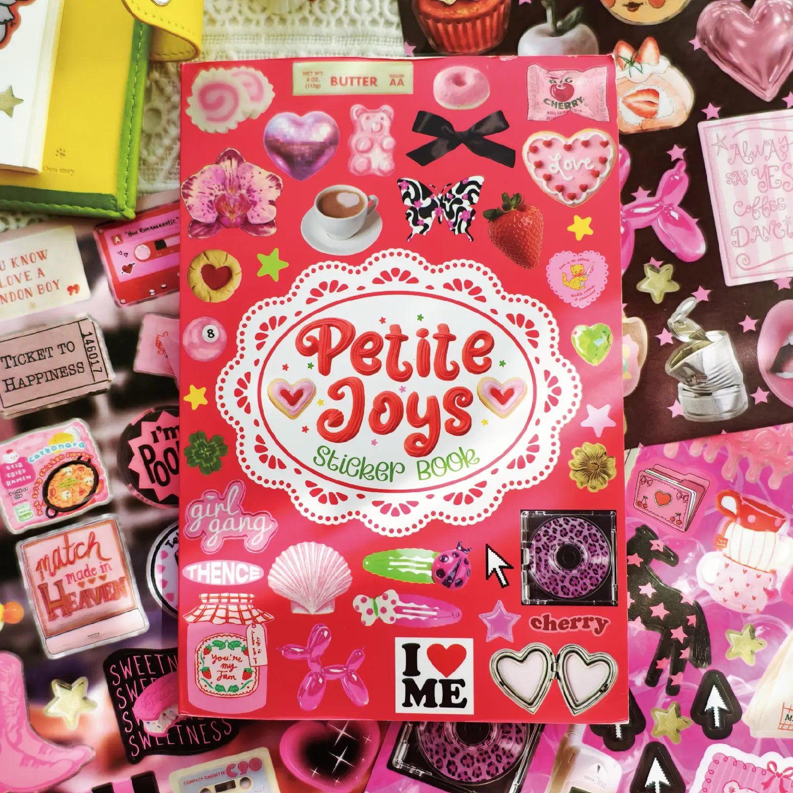 30 Sheets 630+ Pcs American Style Sticker Book, Sweetheart Stickers for Adults, DIY Scrapbooking Phone Cases Laptops Party Gifts