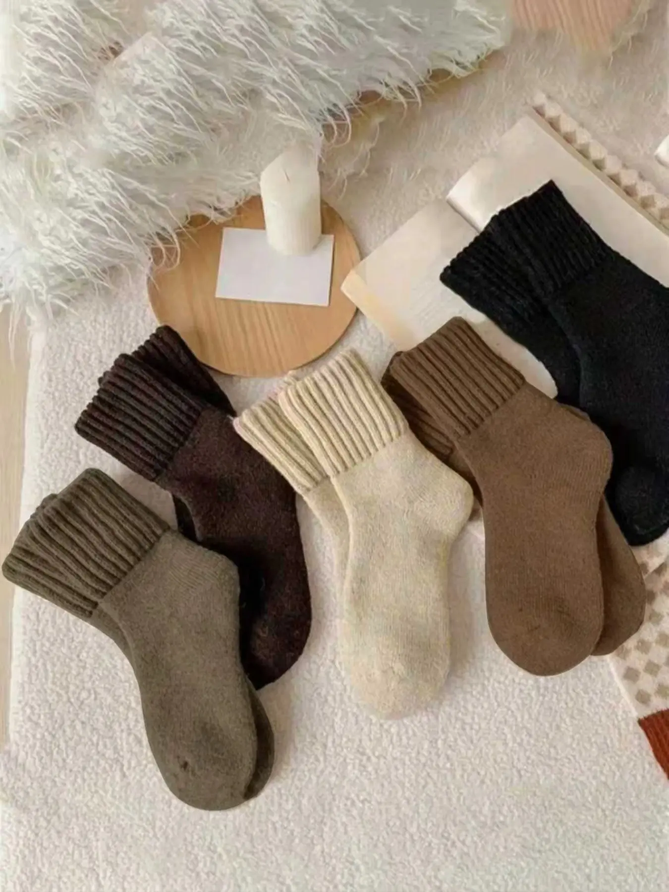 Women's Winter Socks Warm Thick Knit Knitted Soft Vintage Casual Mid-Calf Fuzzy Socks For Cold Weather, 5 Pairs, Fall & Winter, Plain Pattern, Snug Fit, Minimalist, Fitted Casual Socks, Casual Daily Socks, Sock Packs