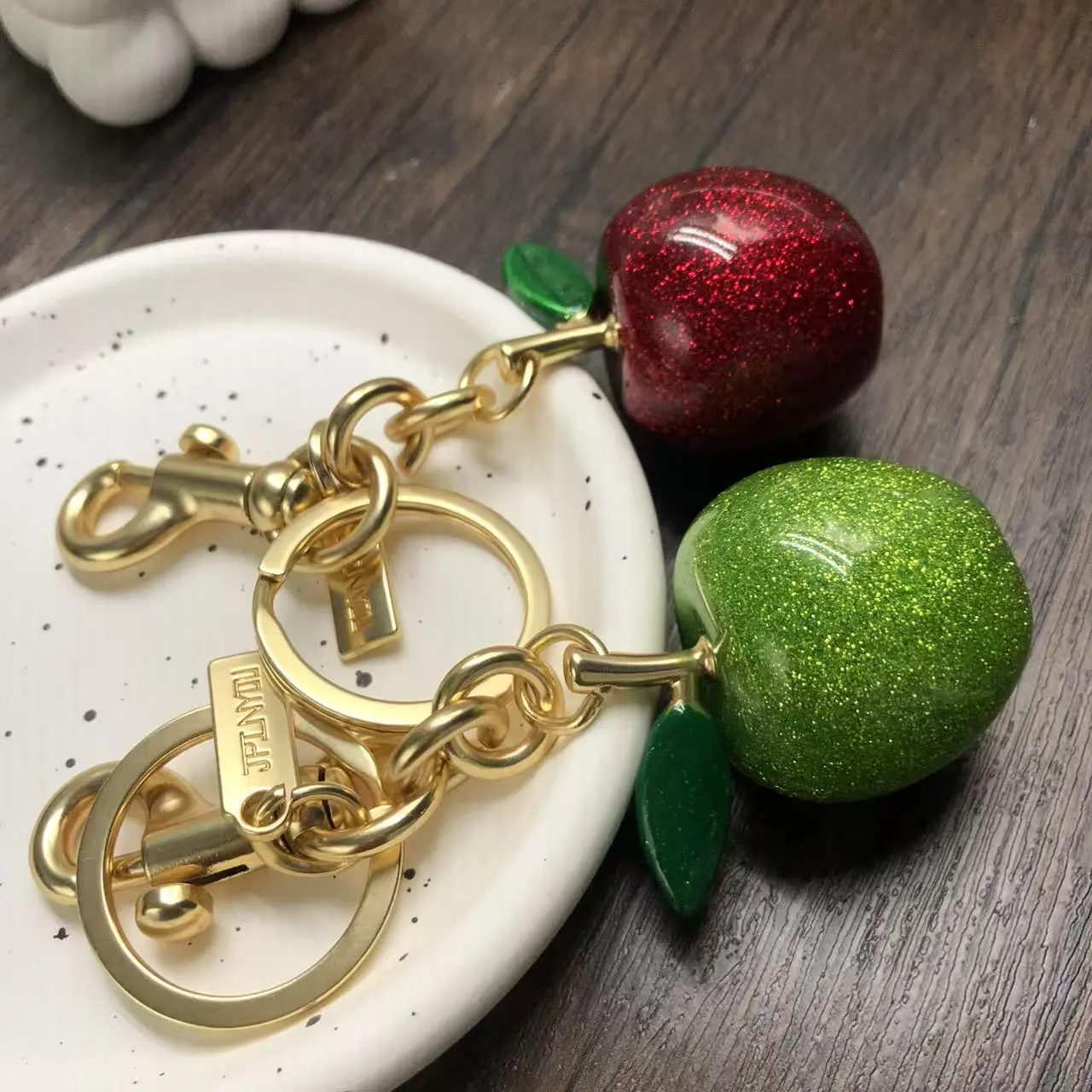 {Fashion Keychain} Retro Art Bag Keychain Pendant - Apple Pendant Accessories - Symbolic Peace Hanging Gift Key Rings For Car Keys Key Tag