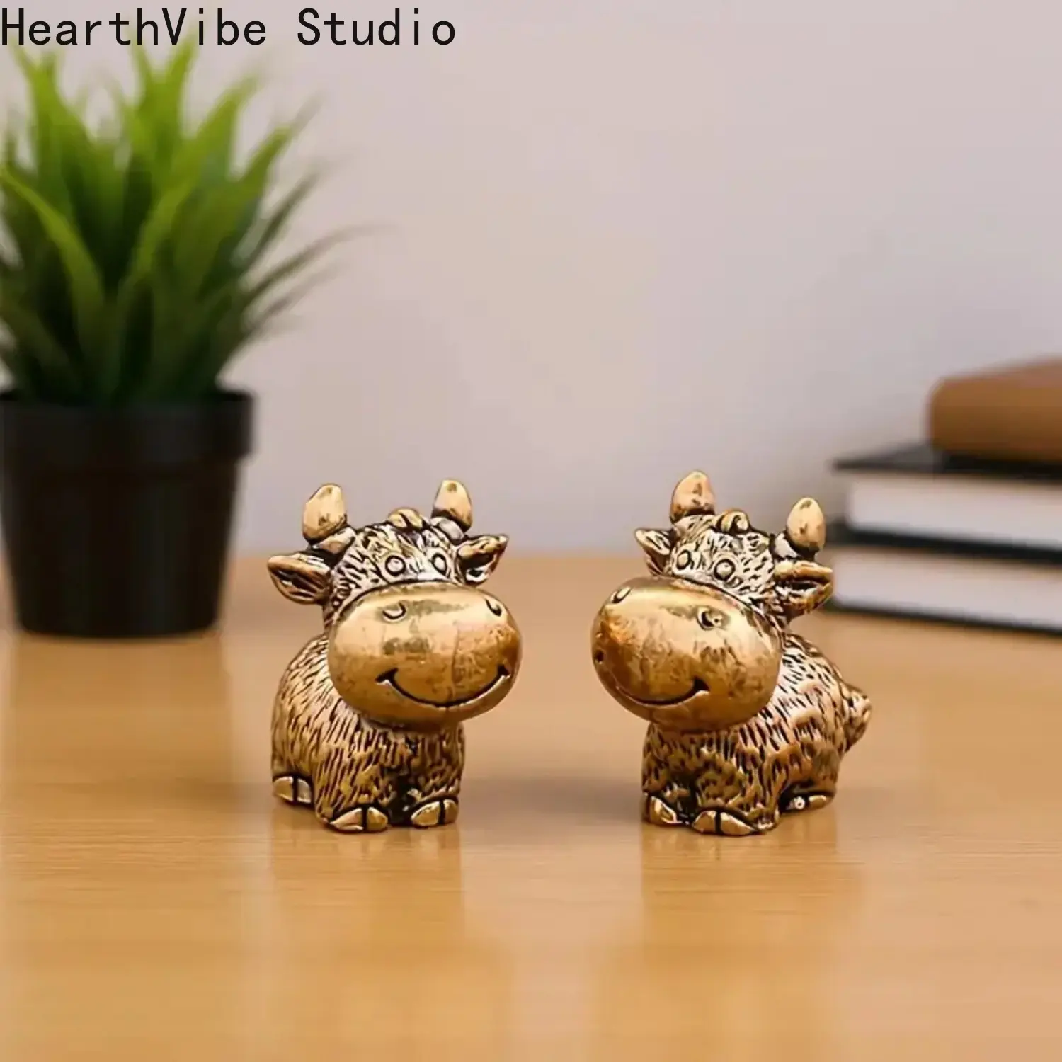 2026 Compact Metal Cow Figurine - Mini Handmade Collectible Miniature, Durable Animal Decorative Ornament, Home Office Desktop Accessory, Unique Gift Idea (Compact Metal Figurines Included), Collectible Figurines