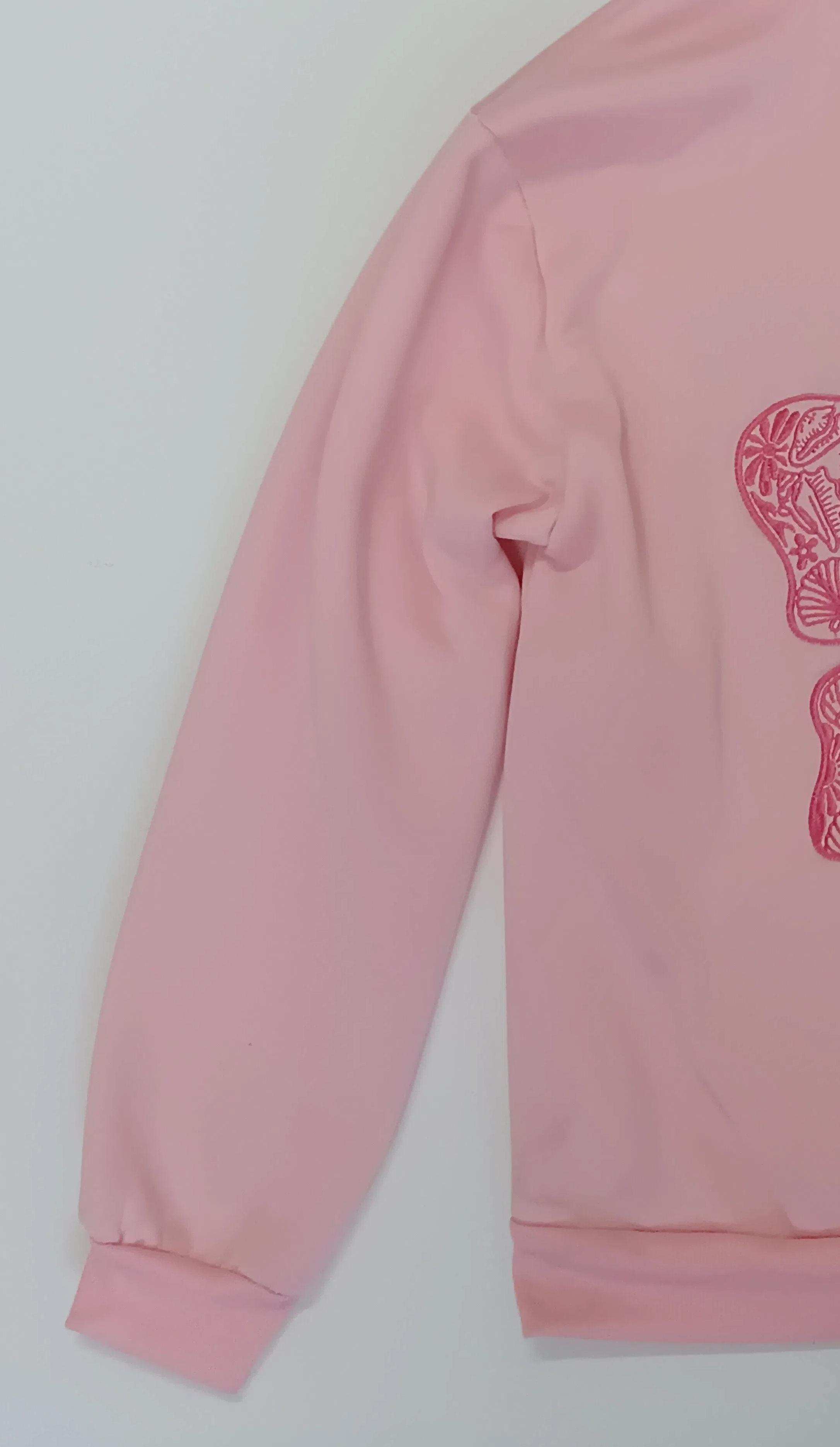 Coastal fashion: vibrant large lotus flower embroidery on the back; hooded sweatshirt made from ultra-soft fleece fabric, featuring a loose, comfortable fit that creates a relaxed beach vibe. A summer essential. Lotus flower embroidery.